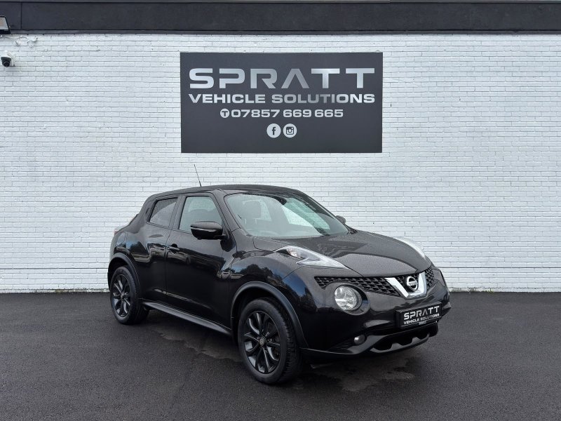 Black Nissan Juke 1.5 dCi 8v Tekna SUV 5dr Diesel Manual Euro 5 s/s 110 ps